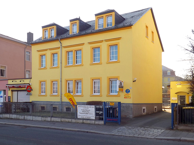 Hausfassade Steinbacher Str. in Dresden-Cotta